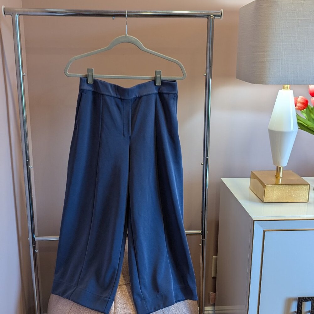 Lululemon Softstream High-rise Culotte (Size 8, Blue)